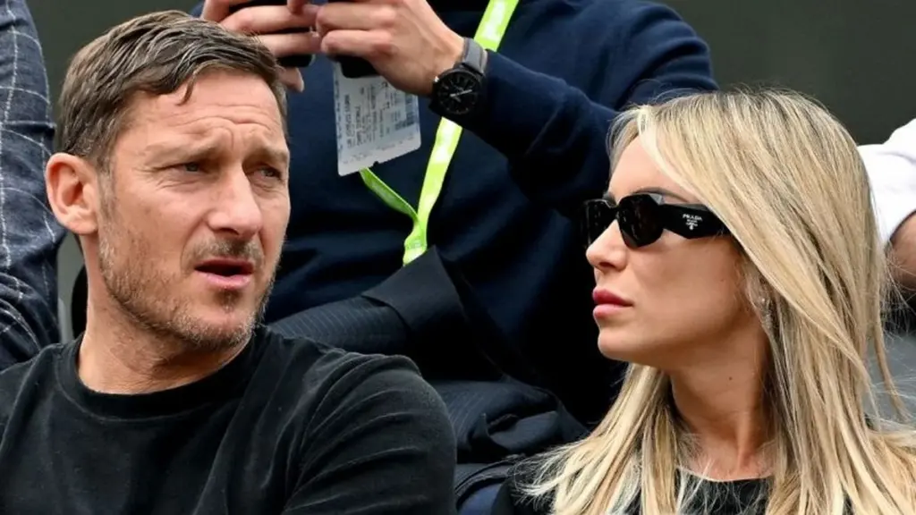Peligro en casa: la pesadilla de Francesco Totti con la Vespa germanica